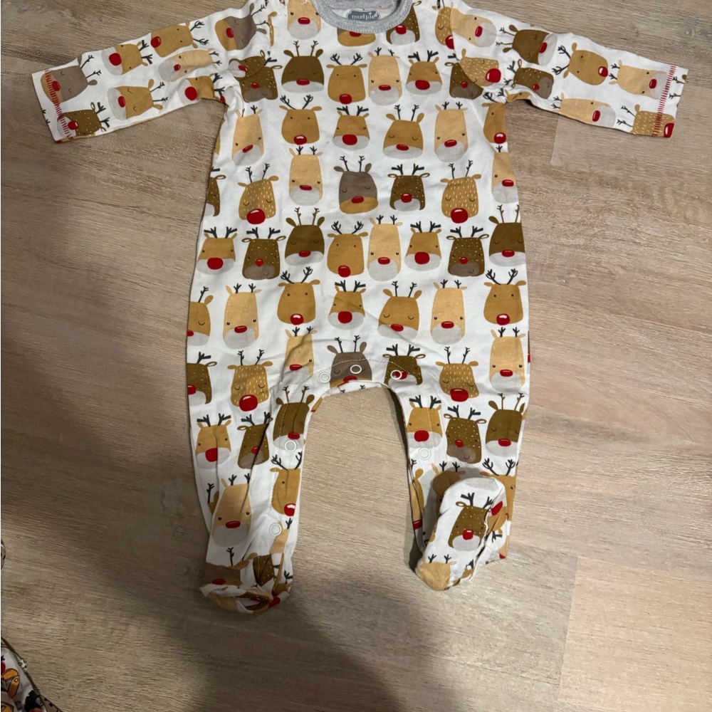 Mud Pie Reindeer Print Kids Footie